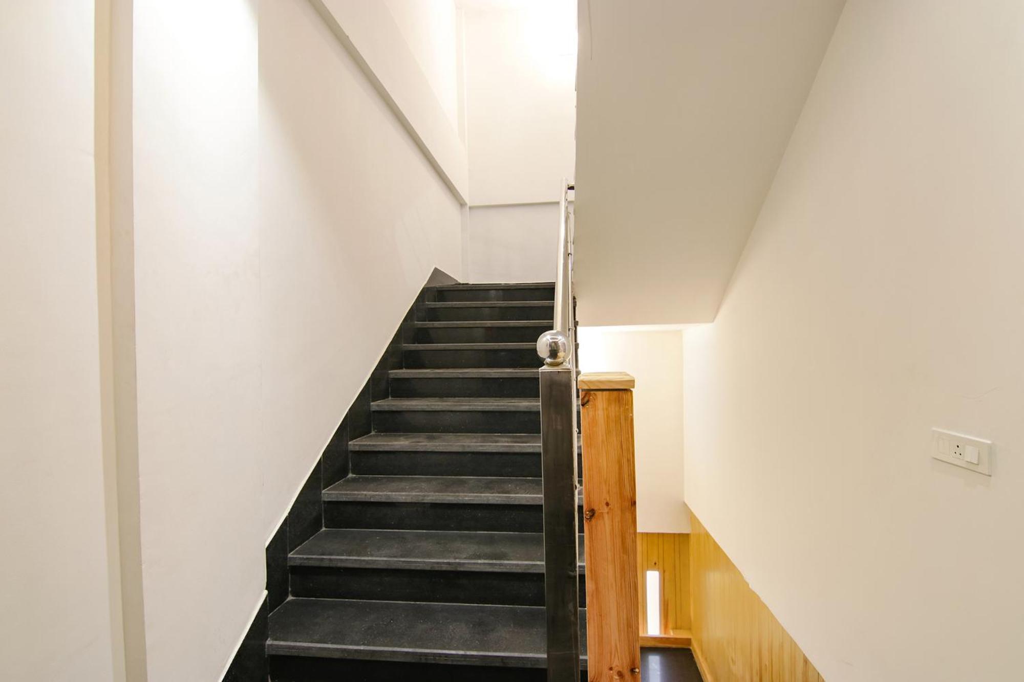 Fabhotel Prism Grand Zirakpur Exteriör bild